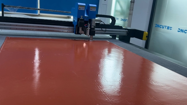 硅胶玻纤布切割机